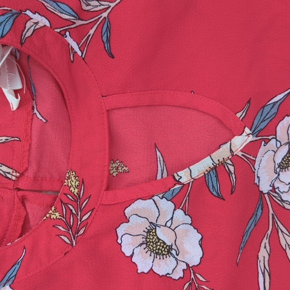 Urban Romantics Bright Red Floral Flowy Top Large - Picture 4 of 7